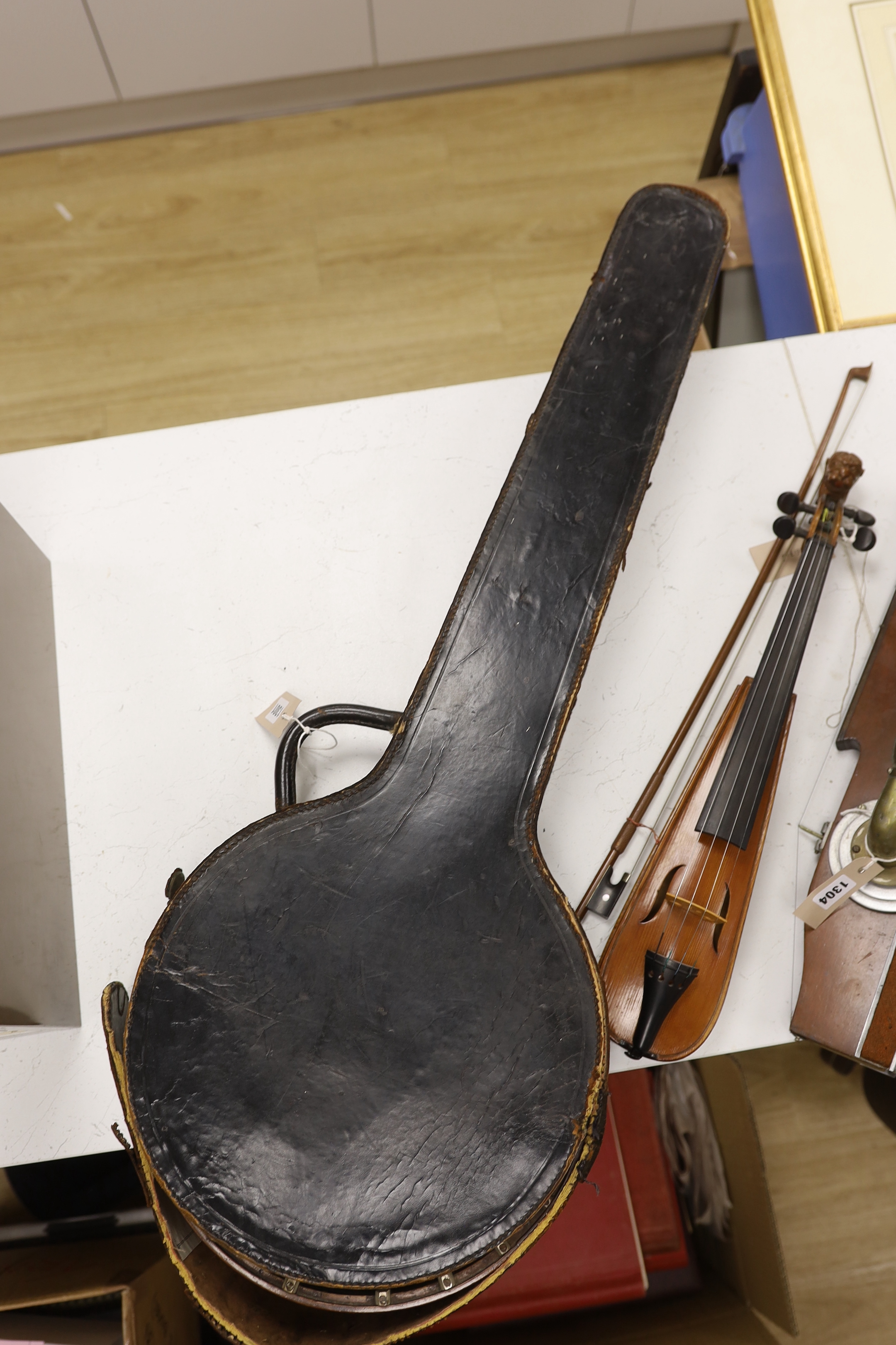 Lyceum Theatre interest - a Windsor Premier Zither banjo, with carved and inlaid detail, 90cm overall, in case, accompanied by vendor’s statement explaining her family link with the Melville brothers, owners of The Lyceu